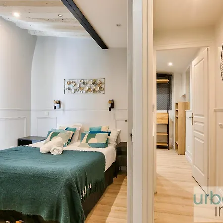 Urban Flat 44 - Fresh Apartment *